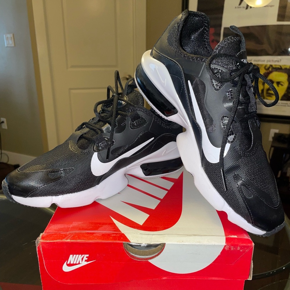 Women’s Nike air max infinity 2